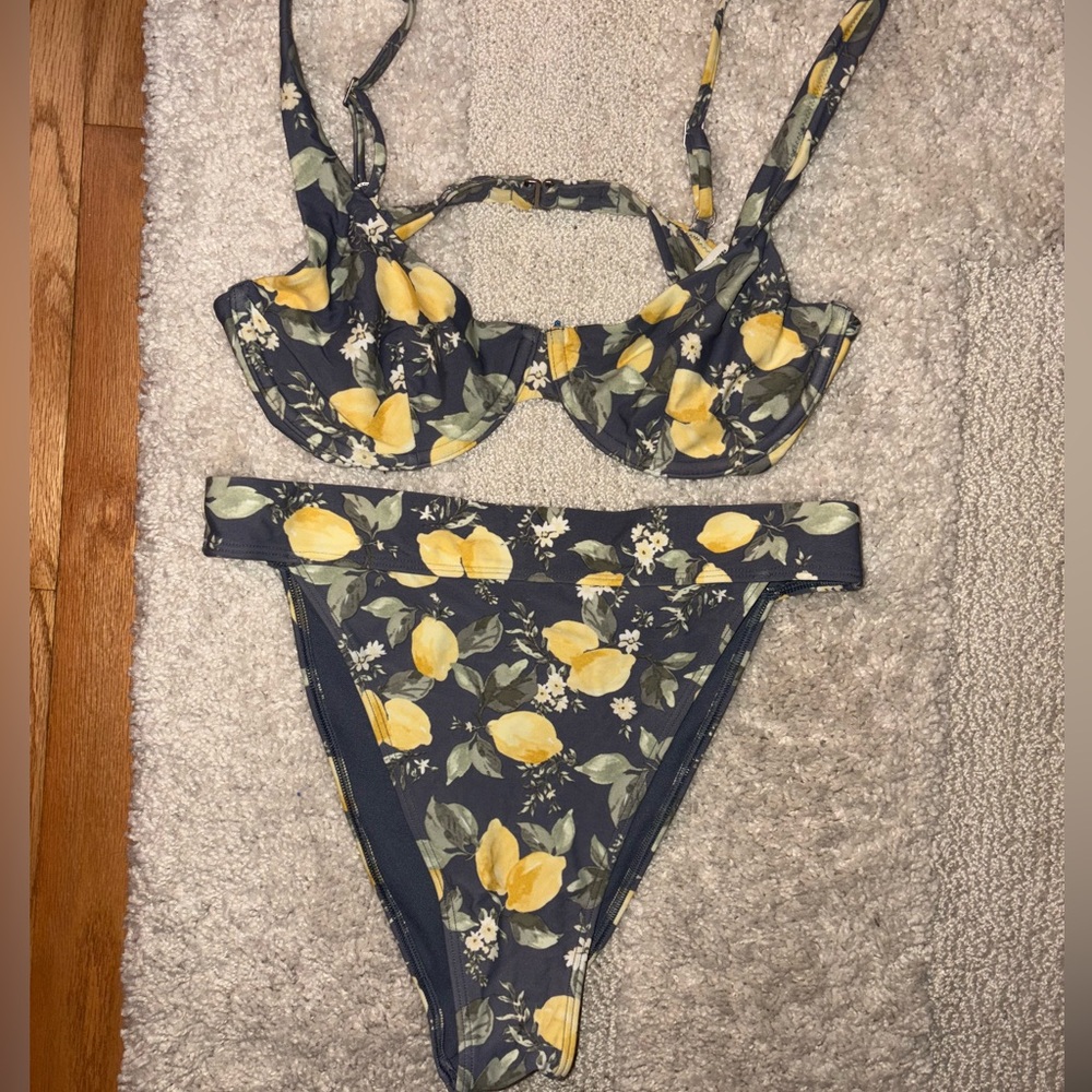 ABERCROMBIE & FITCH LEMONS BIKINI
